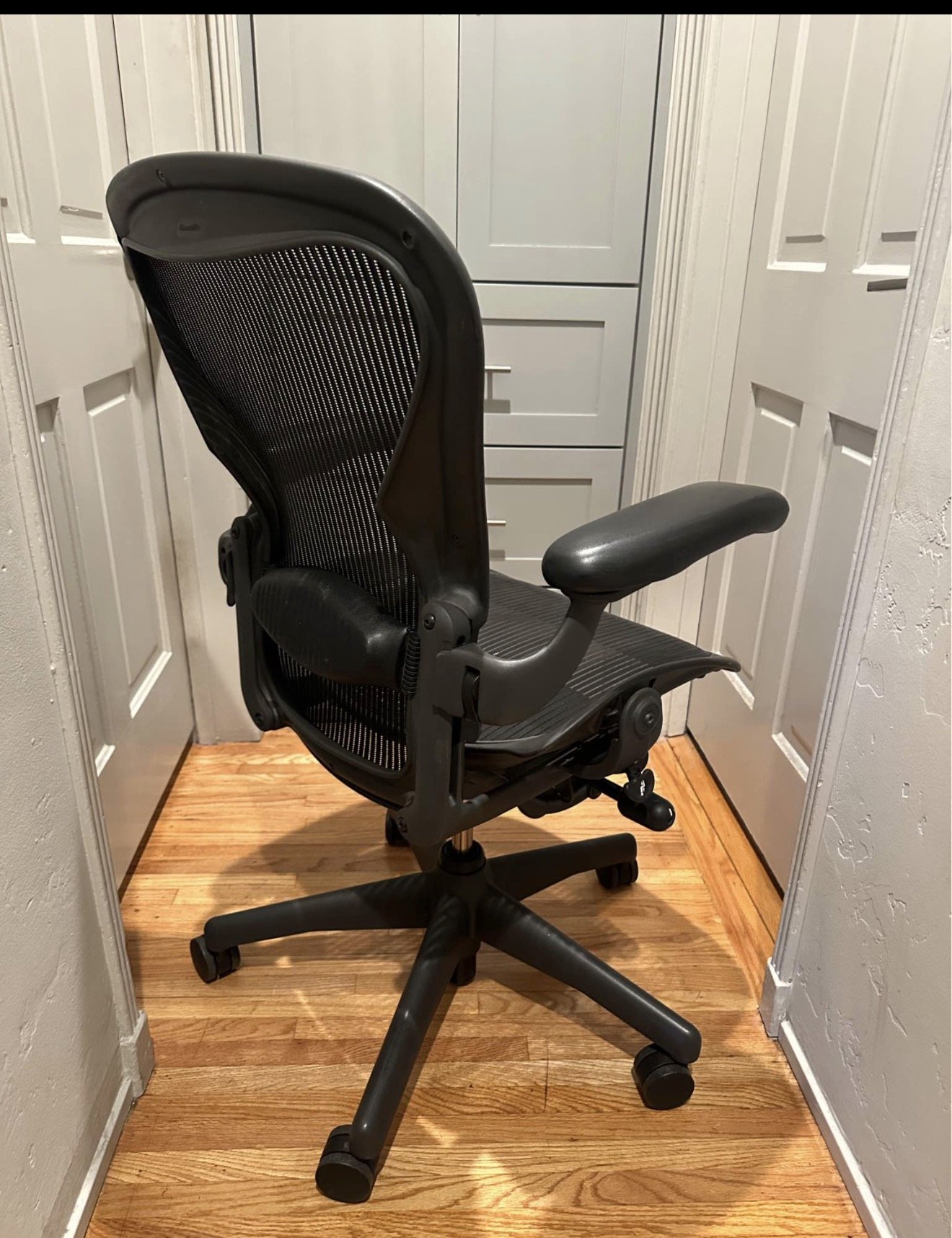 Herman Miller Aeron Classic | Black | Size B | Fully Loaded | Like New 9.5/10 - Image 2