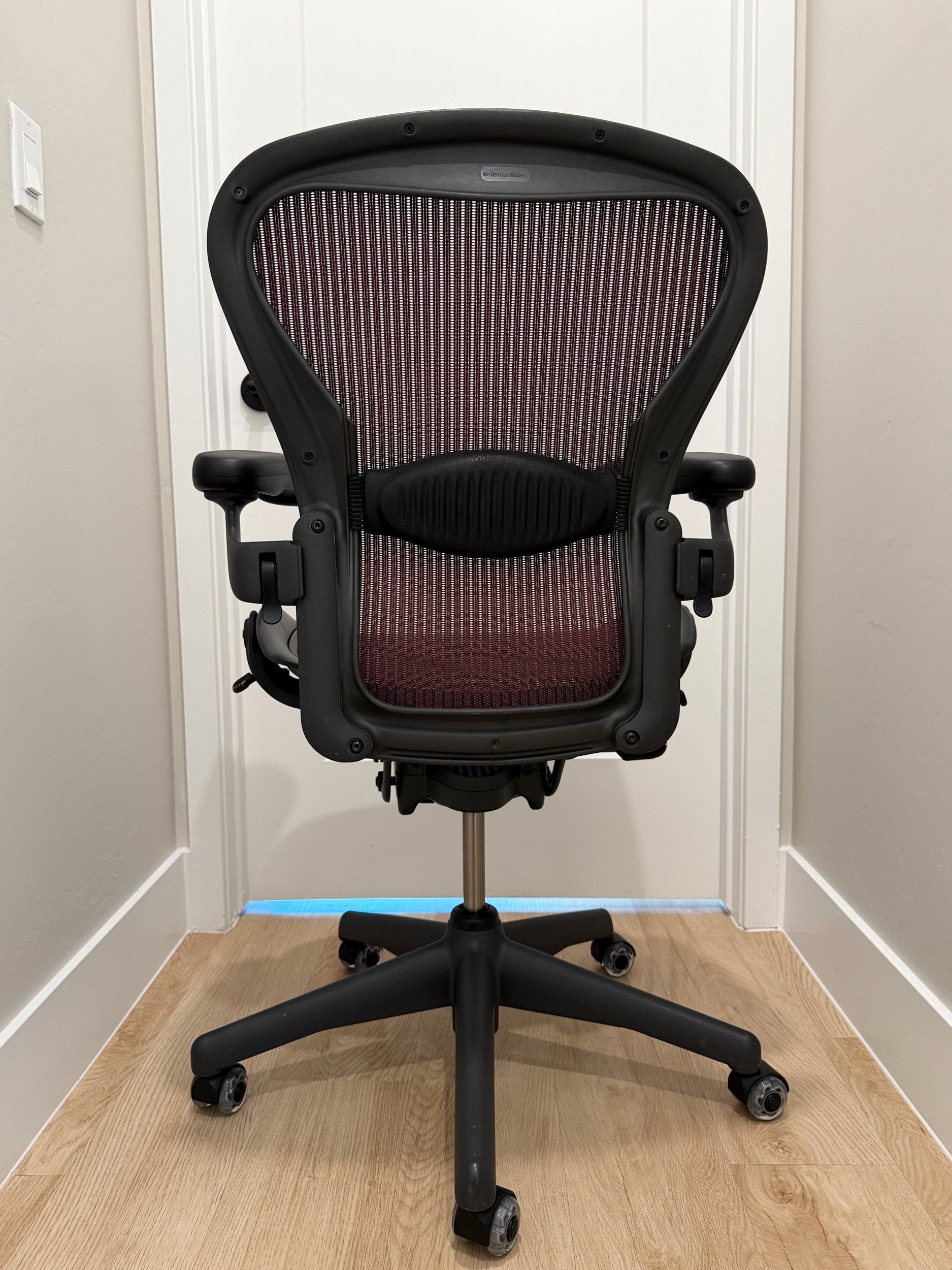 Herman Miller Aeron Classic | Rare Burgundy | Size B | Fully Loaded | Like New 9.5/10 - Image 4