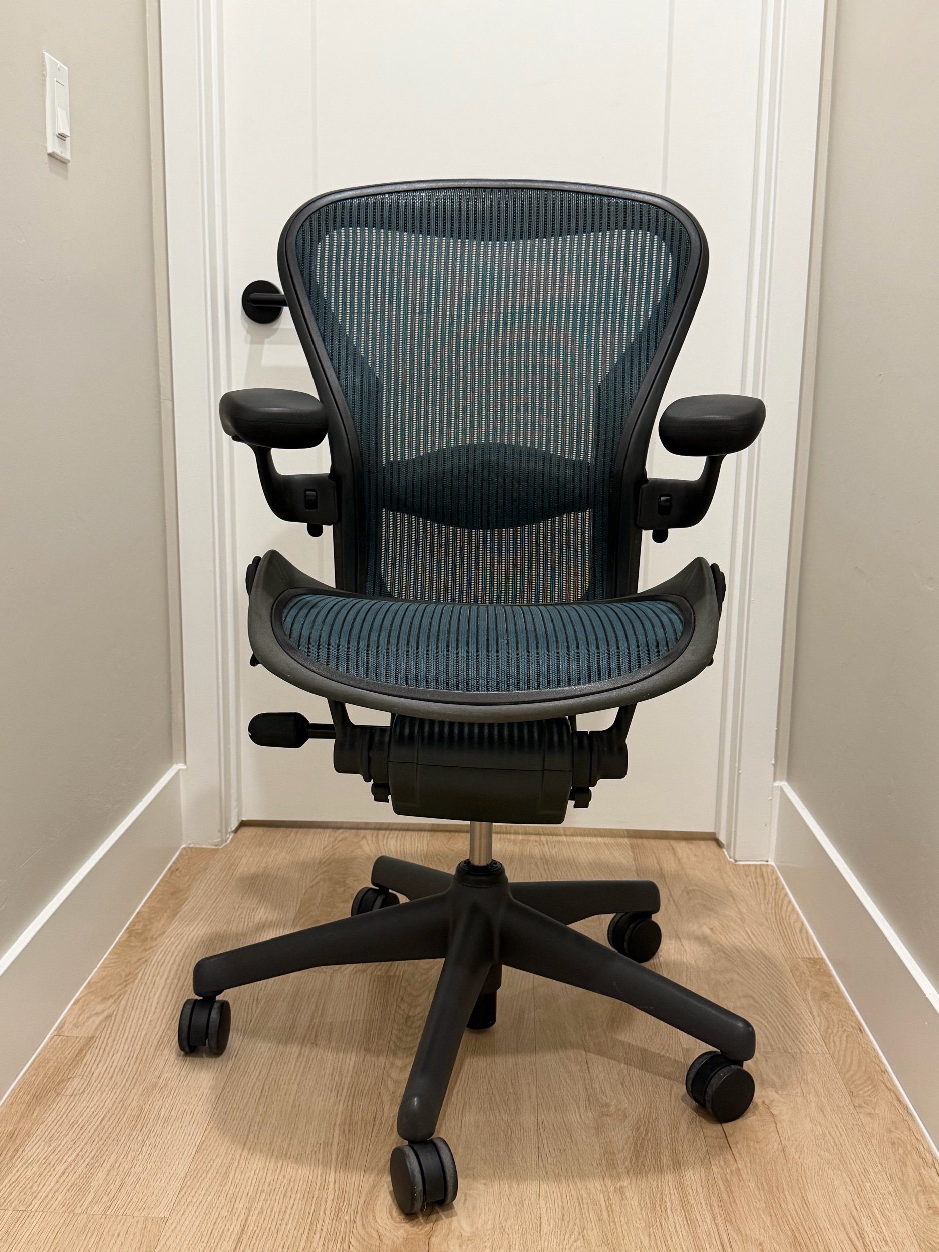 Herman Miller Aeron Classic | Rare Emerald | Size B | Fully Loaded | Like New 9.5/10