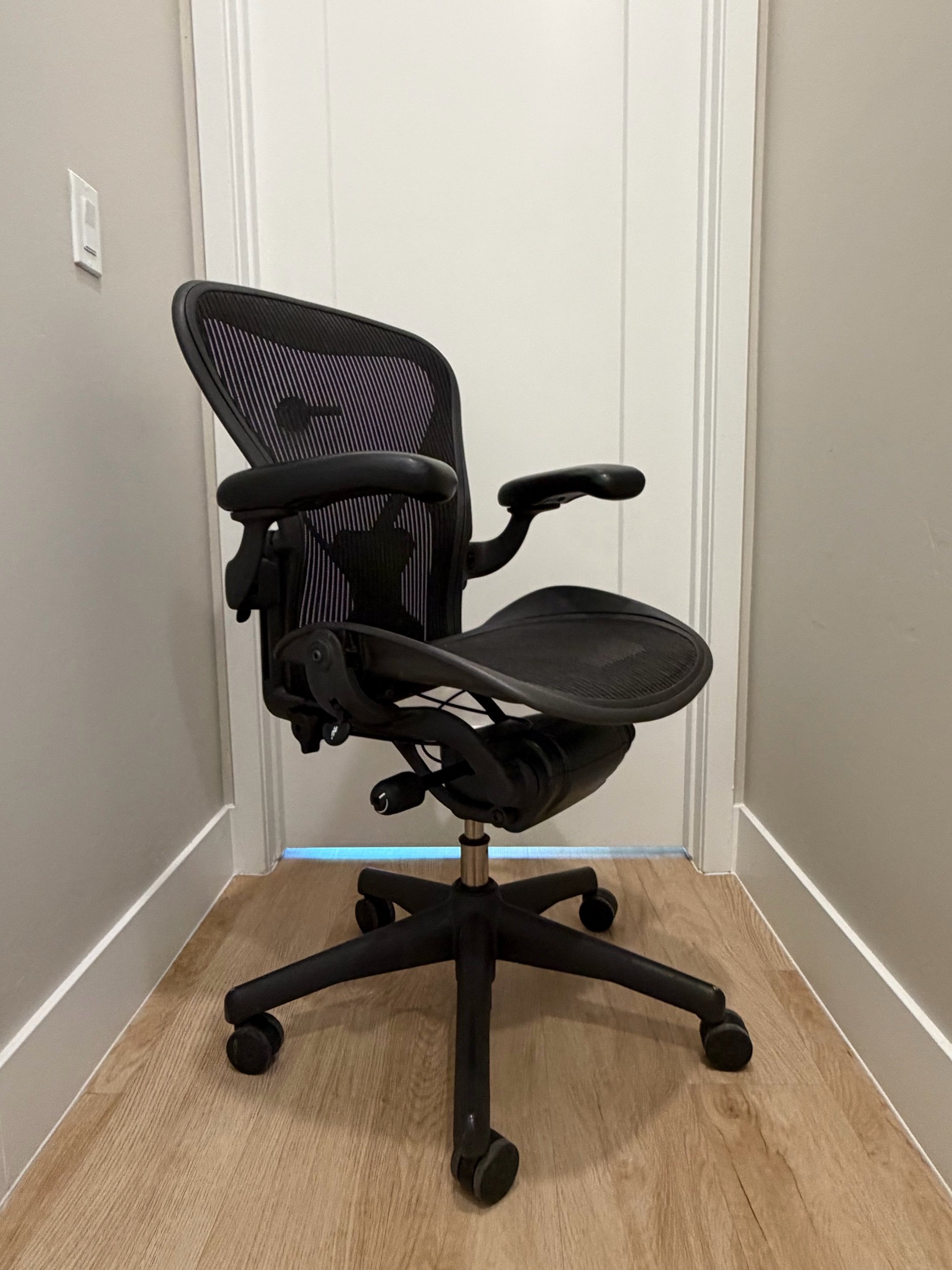 Herman Miller Aeron Classic | Black | Size B | Fully Loaded | Like New 9.5/10 - Image 2