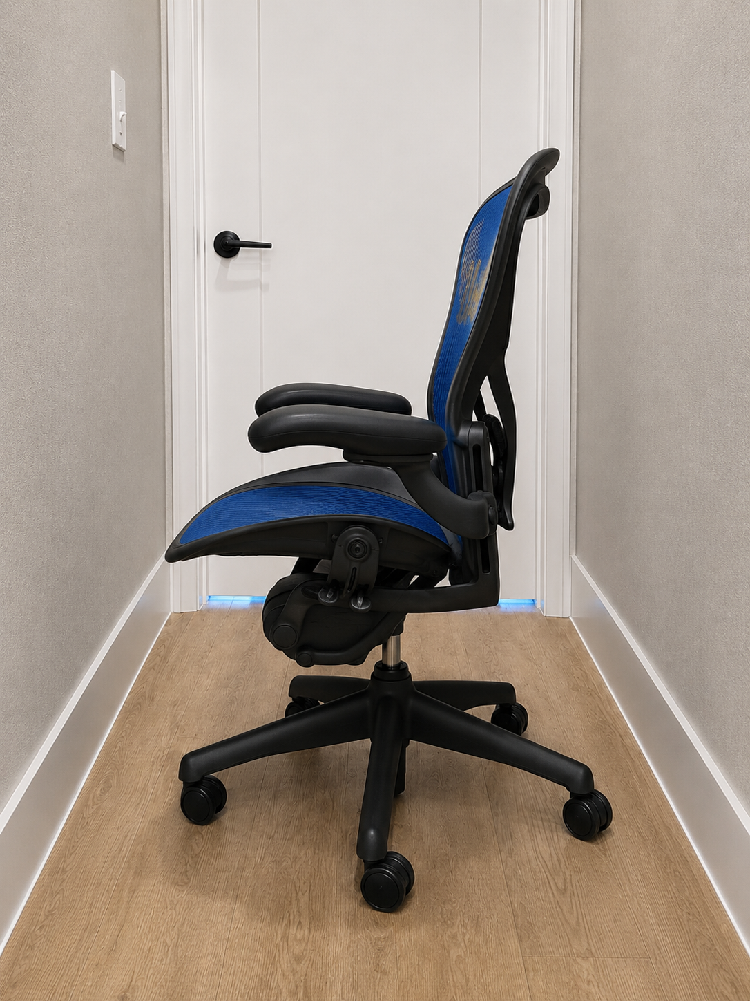 Herman Miller Aeron Classic | Size B | Rare UCLA Bruins Blue & Gold | Fully Loaded - Image 3