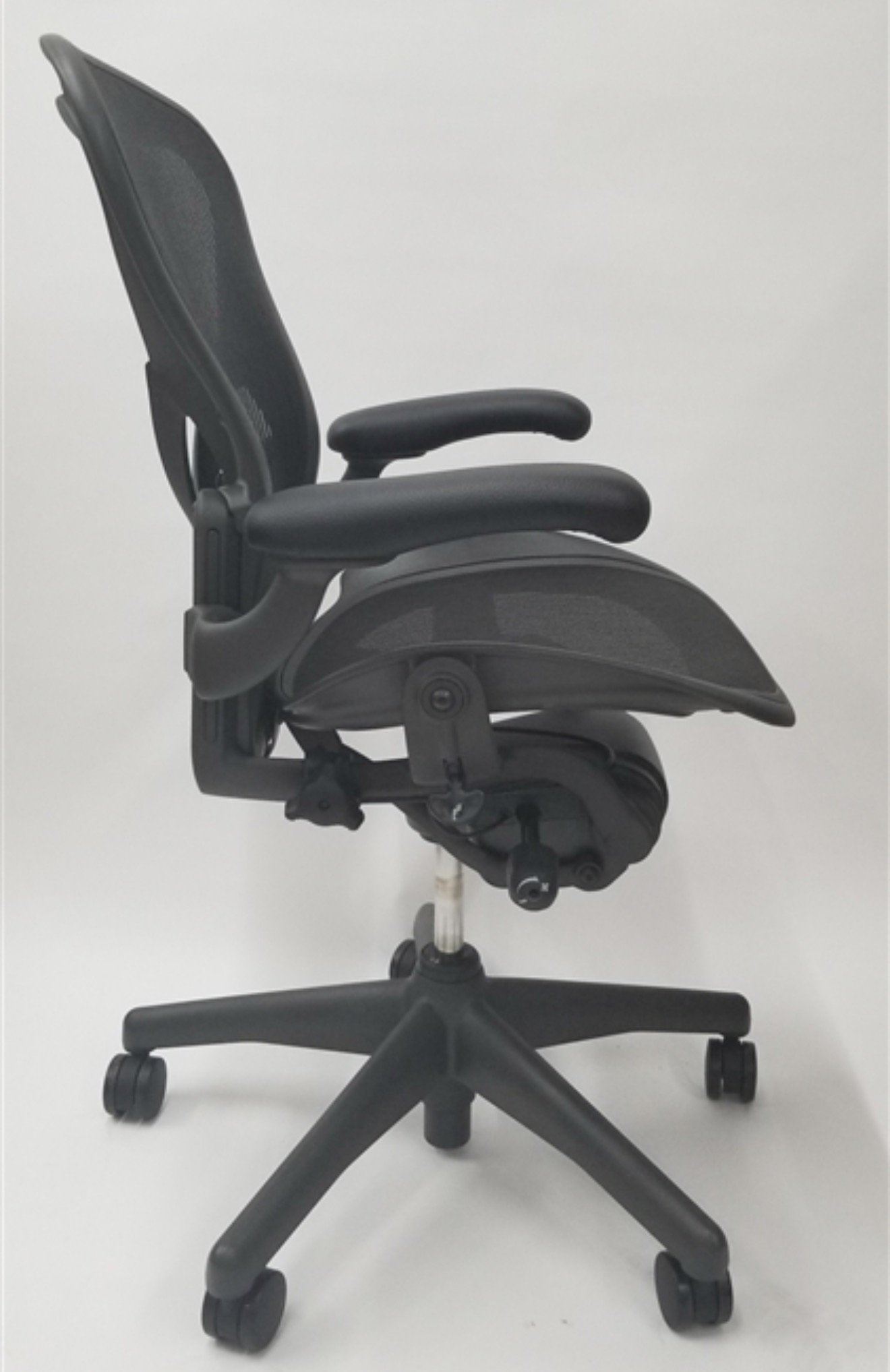 Herman Miller Aeron Classic | Black | Size A | Fully Loaded | Like New 9.5/10 - Image 5
